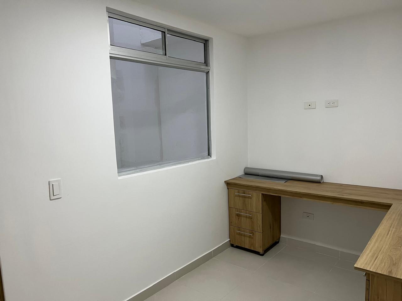 Habitación 3 con escritorio